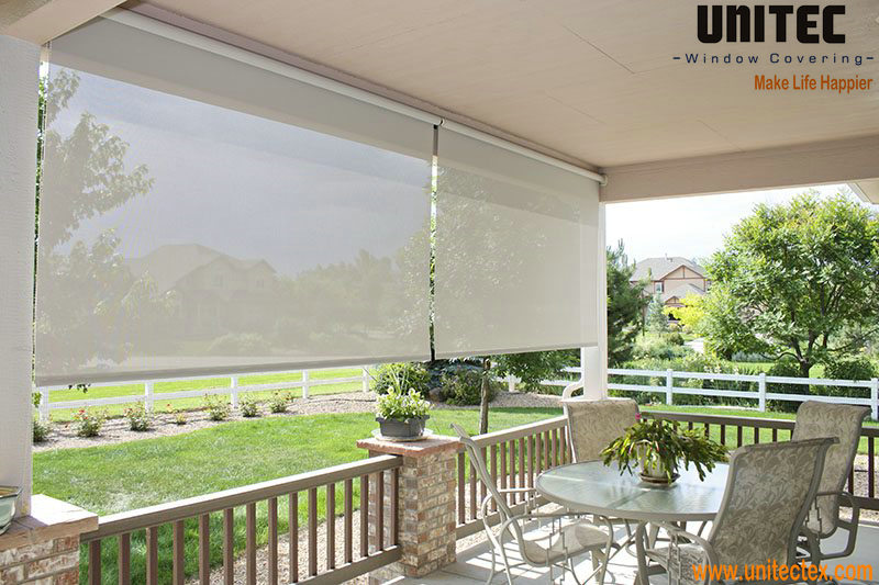 Retractable blinds for terraces